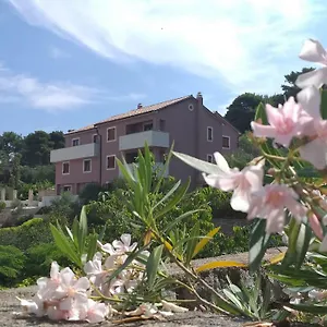 Amaryllis Residence, Diana & Deluxe With Shared Kitchen Veli Losinj